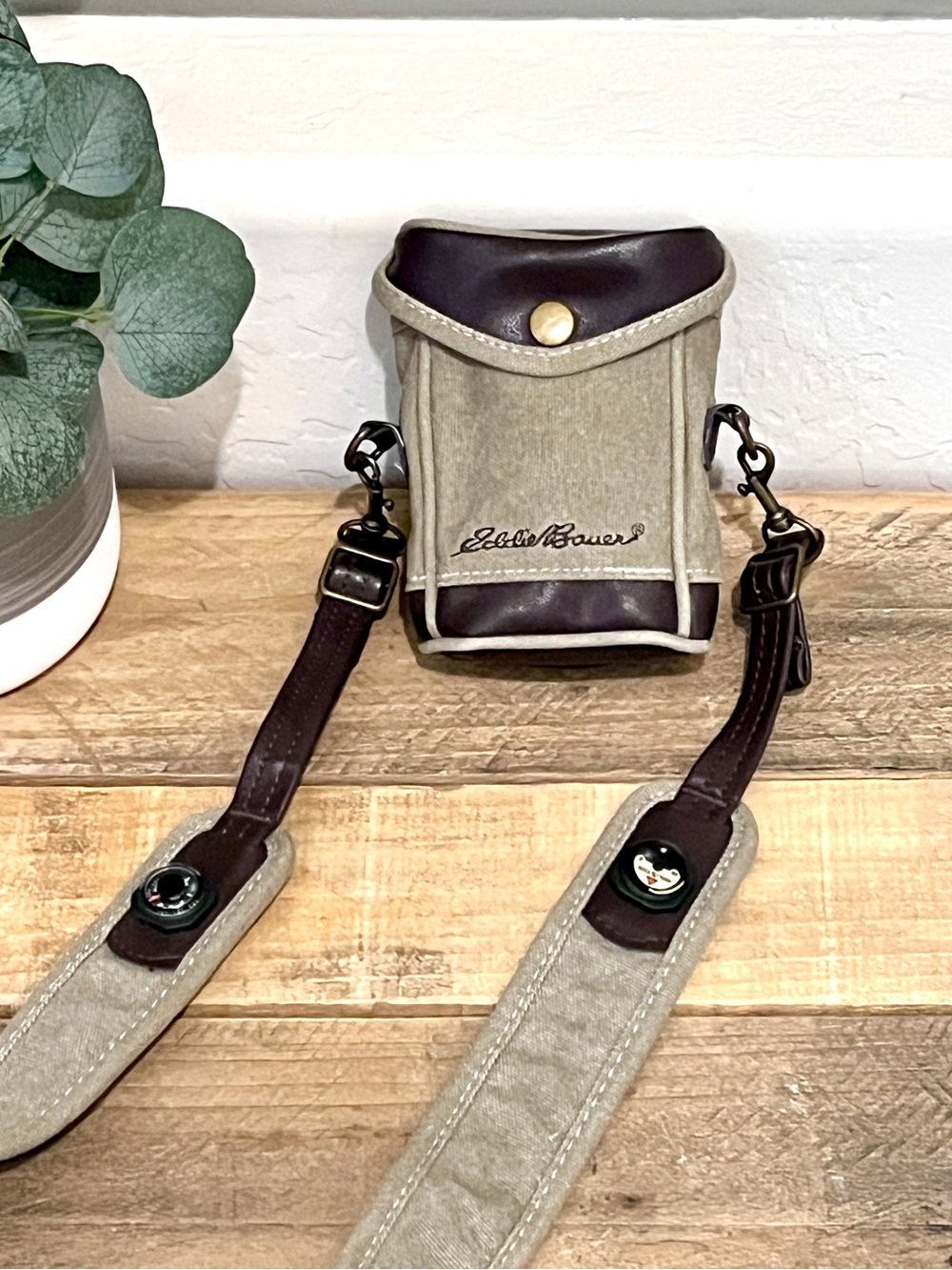 Eddie Bauer Canvas Leather Small Crossbody Camera Bag Compass/Temperature Gauges - Picture 3 of 6